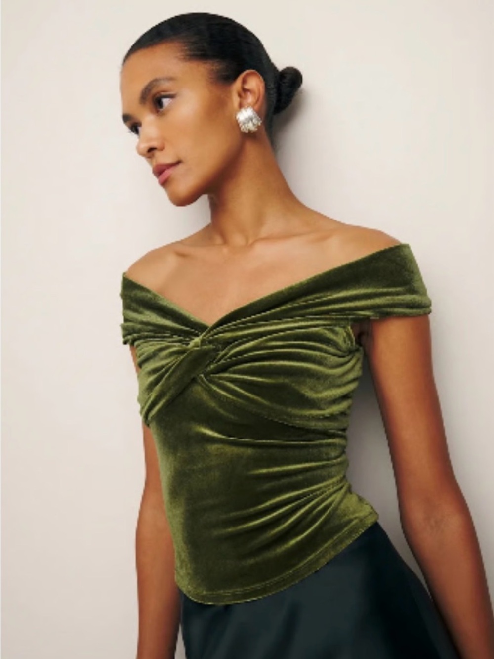 The Reformation Off-Shoulder Twist Velvet Top in Olive Green size S Small